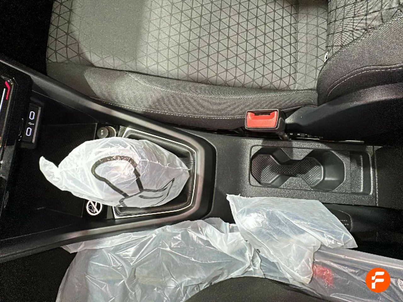 Foto Volkswagen T-Cross 22