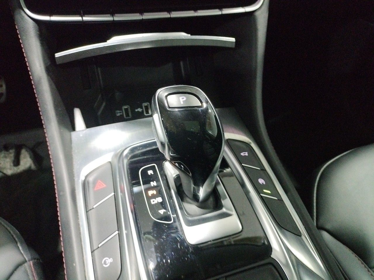 Foto MG HS 18