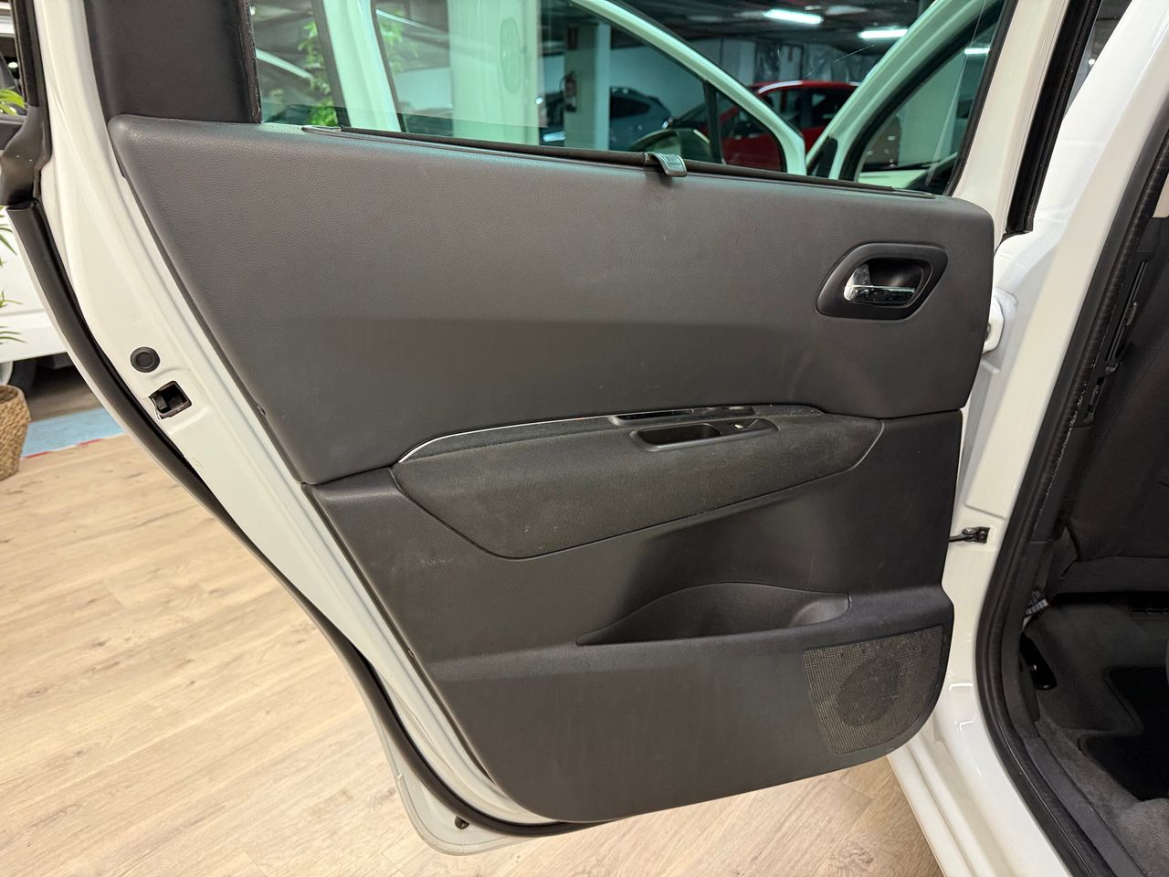 Foto Peugeot 5008 9