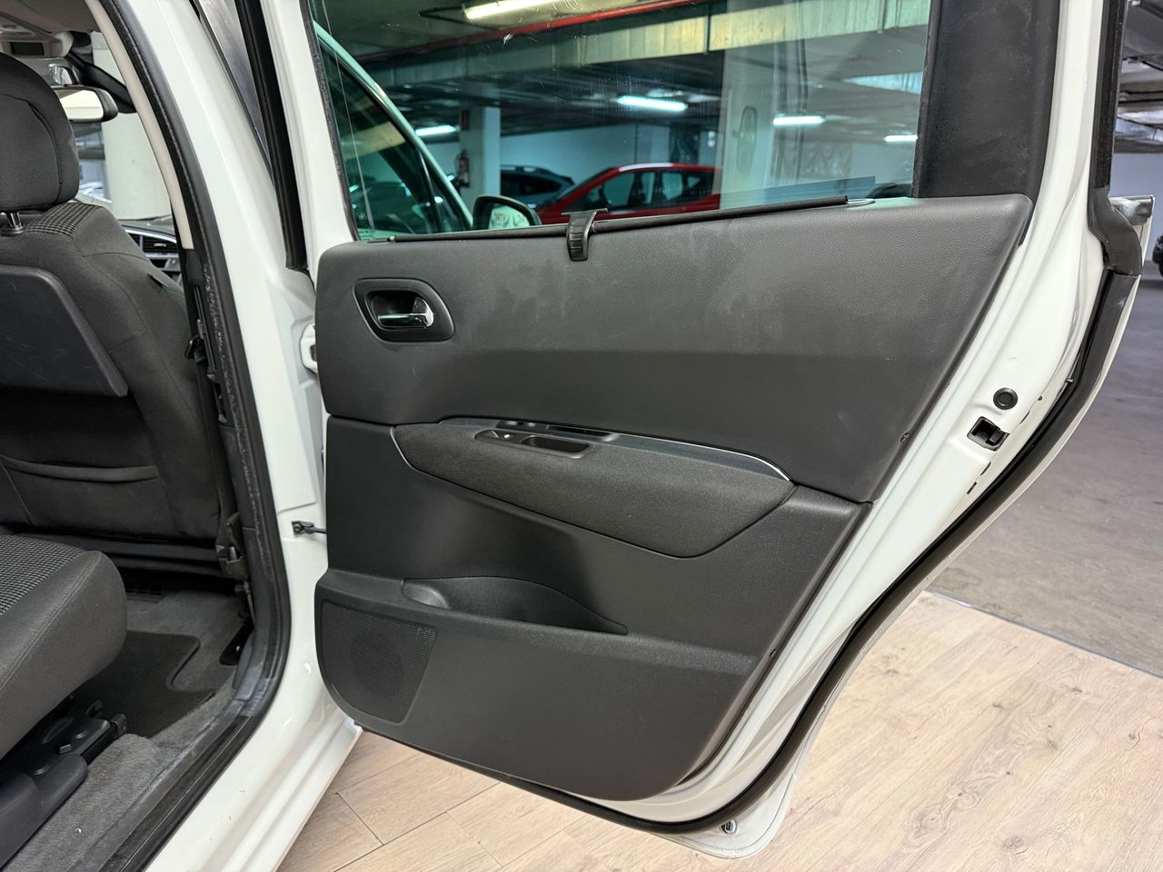 Foto Peugeot 5008 14