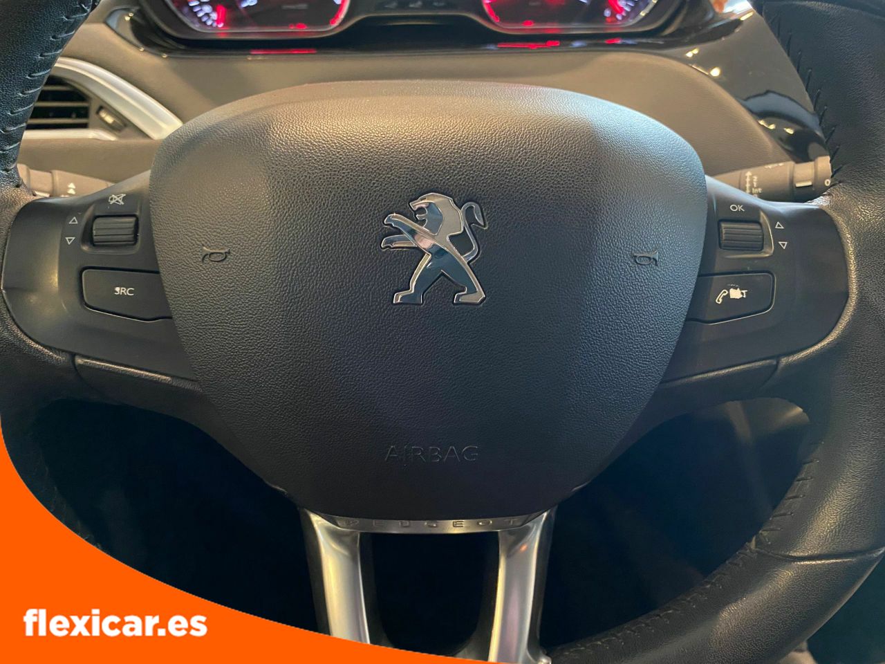 Foto Peugeot 208 12
