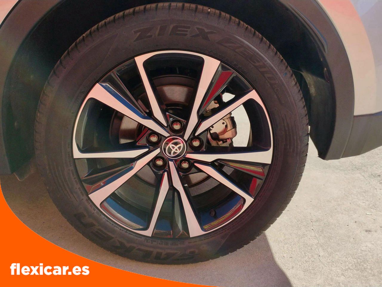 Foto Toyota C-HR 26