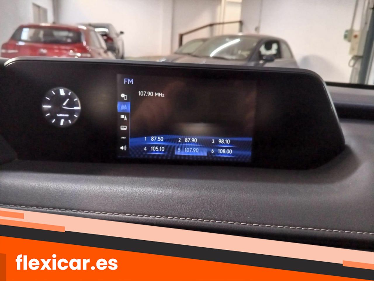 Foto Lexus UX 13