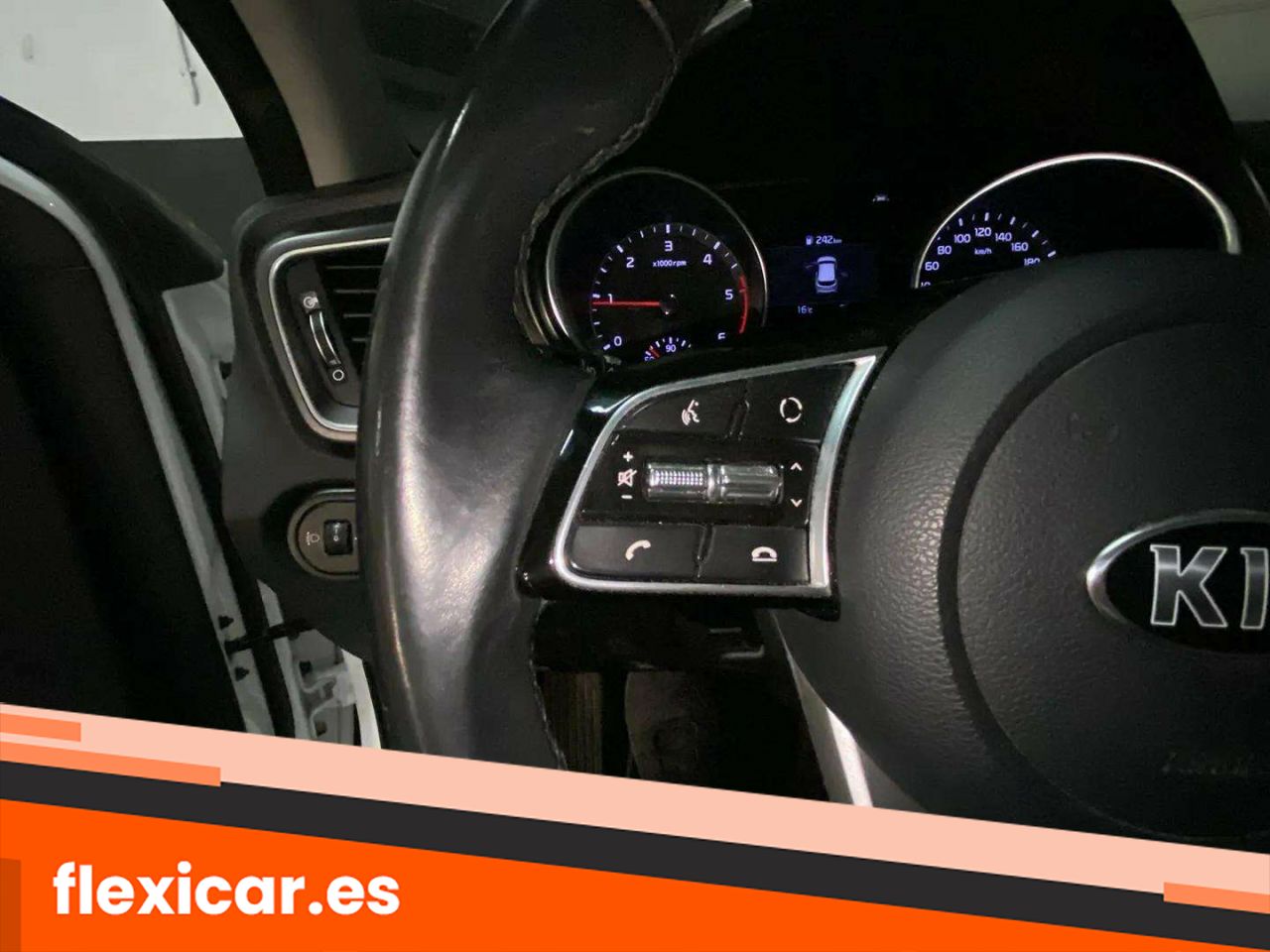 Foto Kia XCeed 21