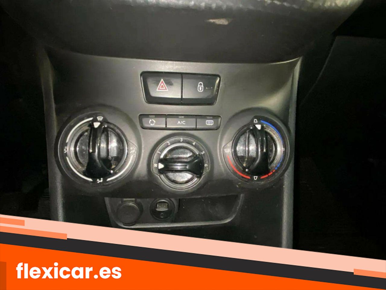 Foto Peugeot 208 16