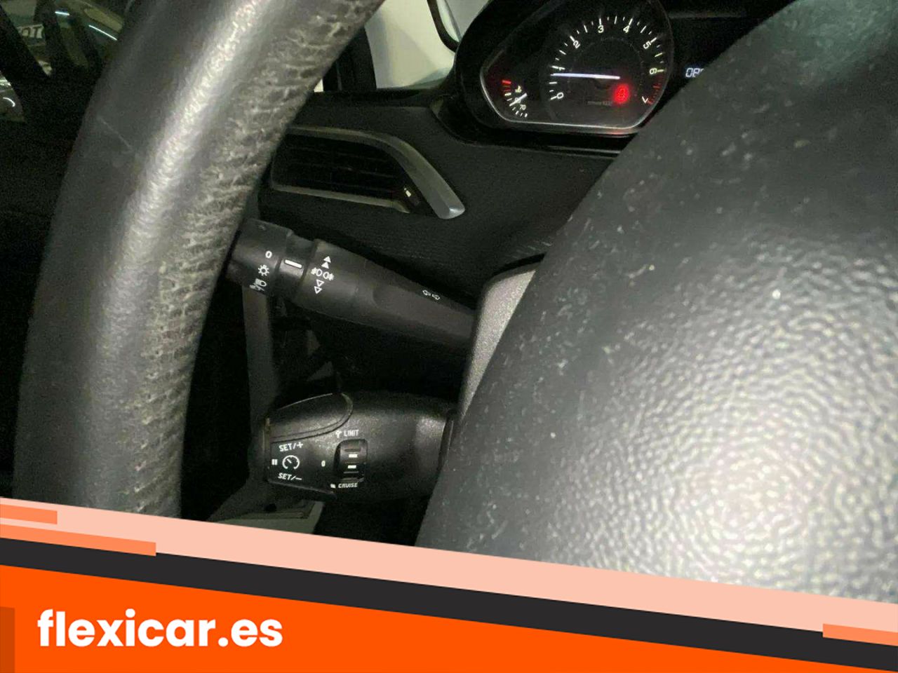 Foto Peugeot 208 23