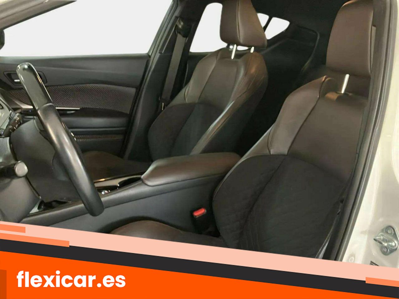 Foto Toyota C-HR 21