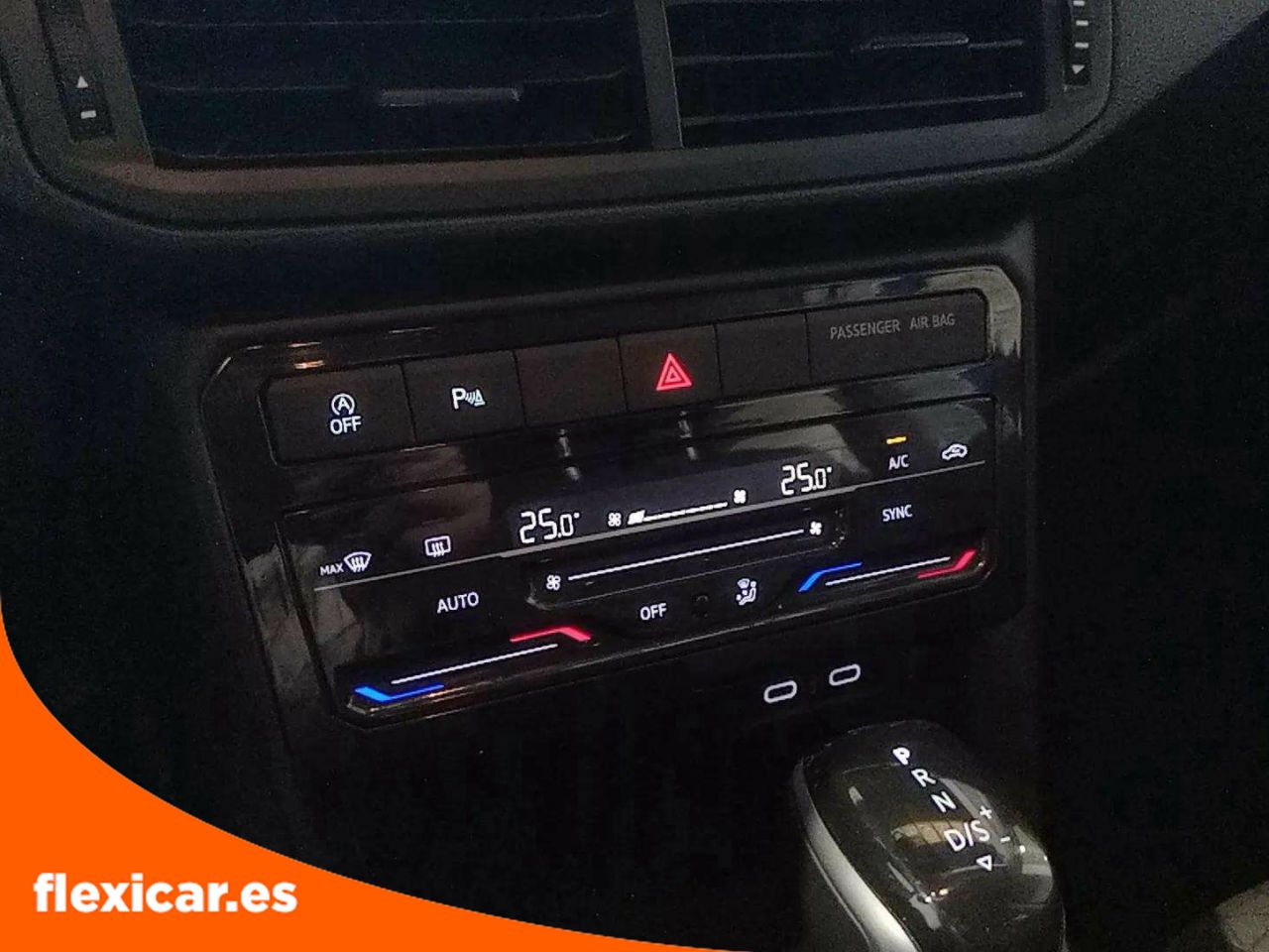 Foto Volkswagen T-Cross 16
