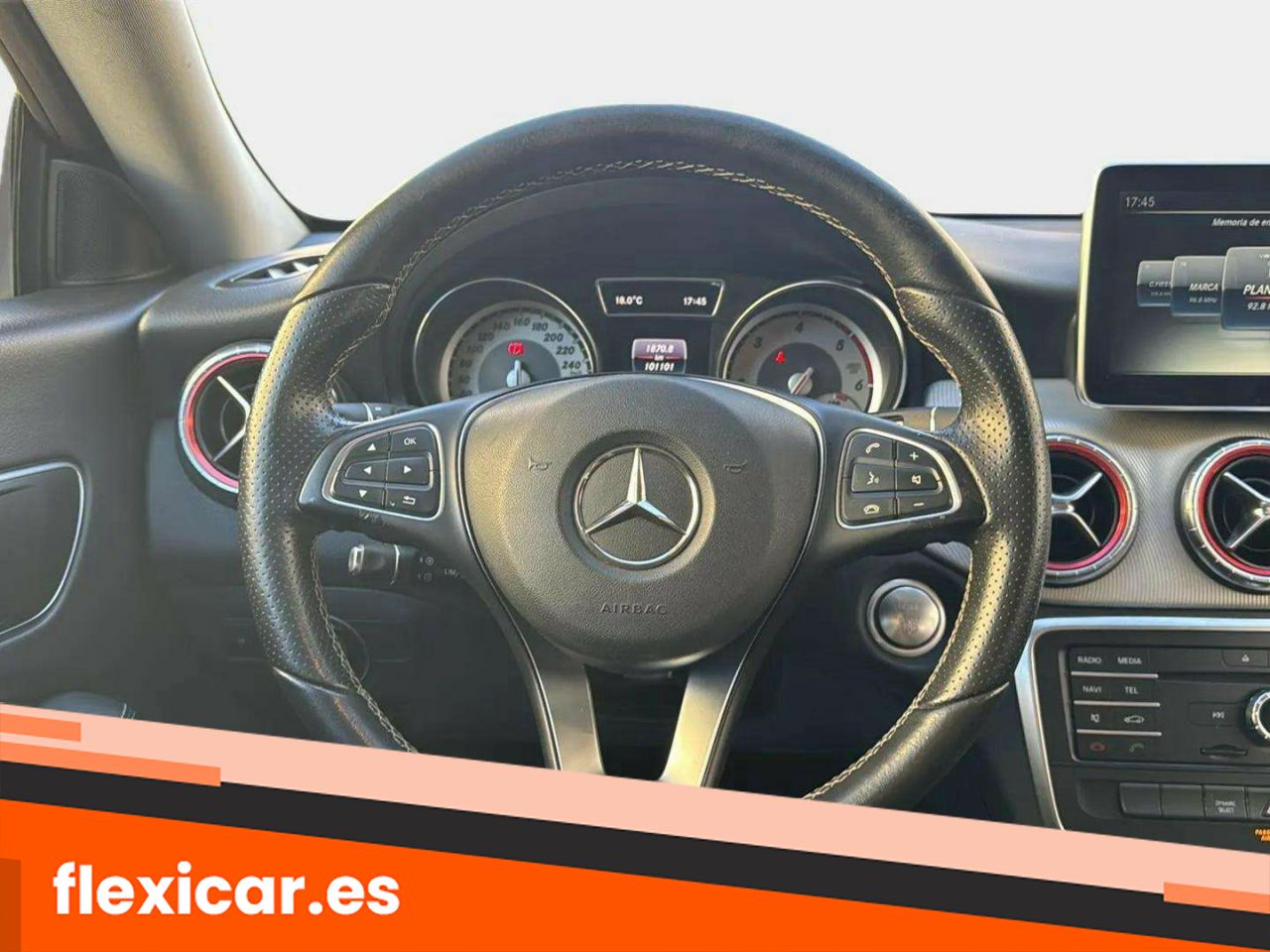Foto Mercedes-Benz Clase CLA 12