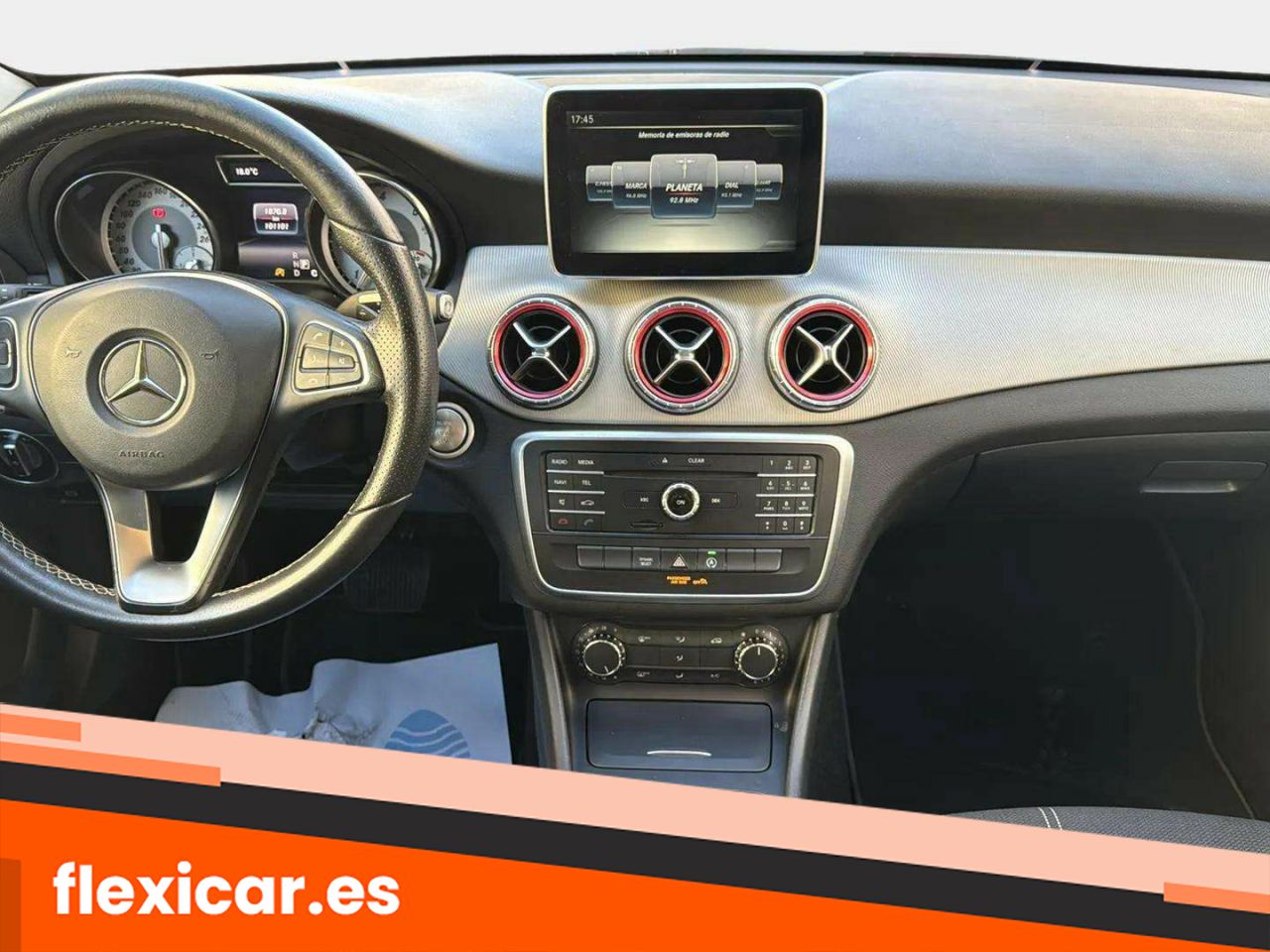 Foto Mercedes-Benz Clase CLA 13