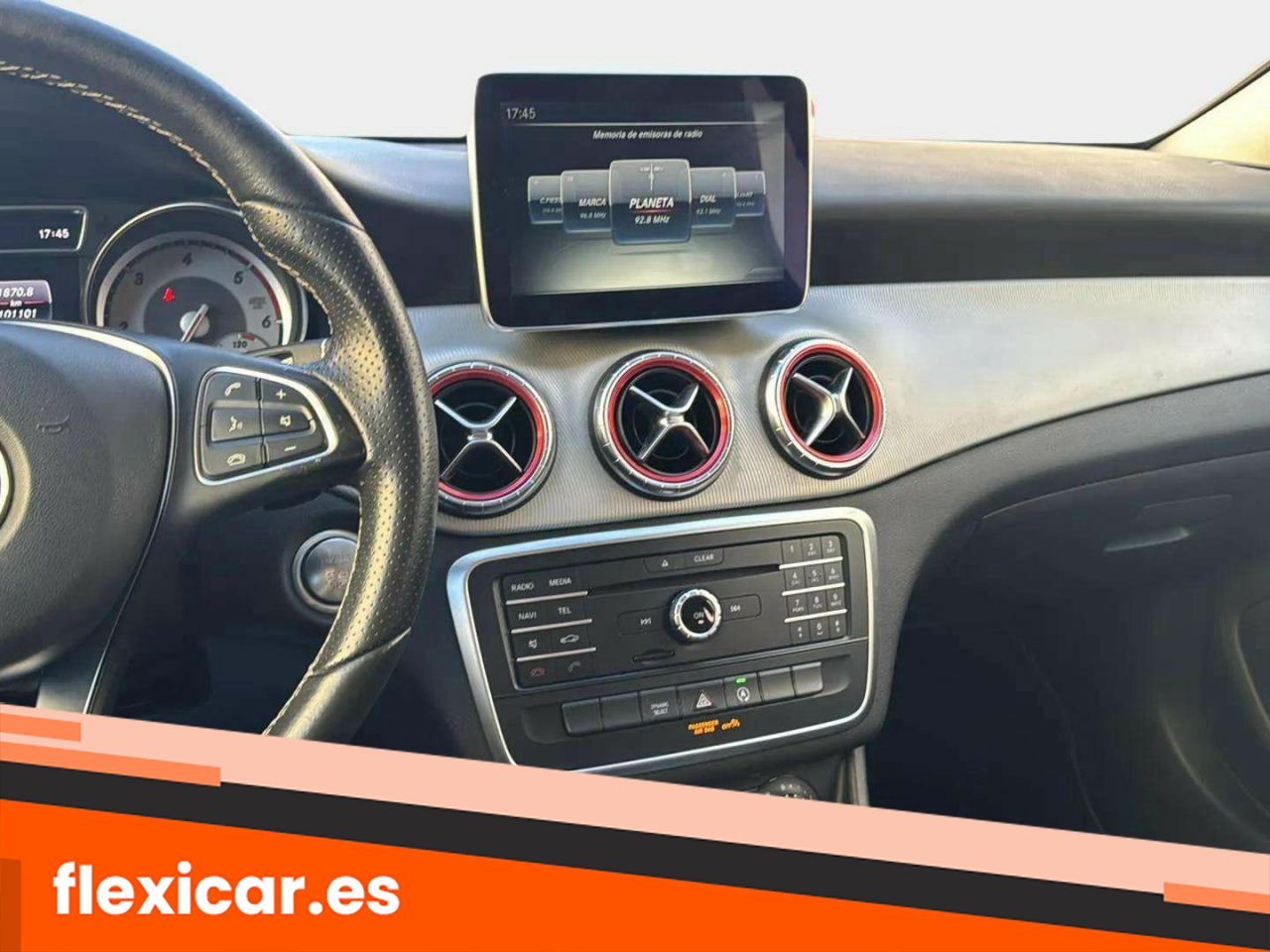 Foto Mercedes-Benz Clase CLA 15