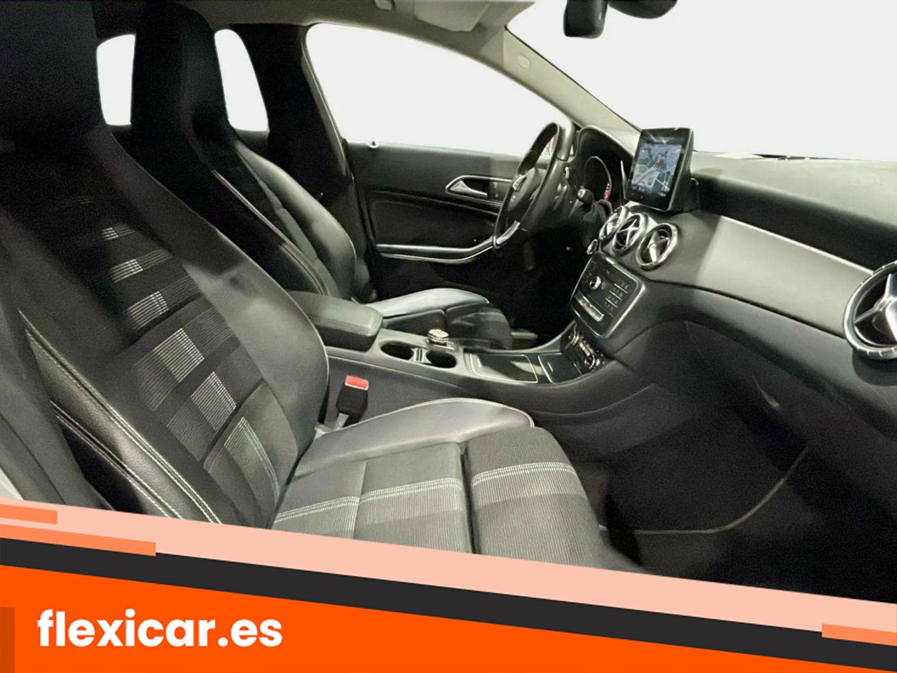 Foto Mercedes-Benz Clase CLA 13