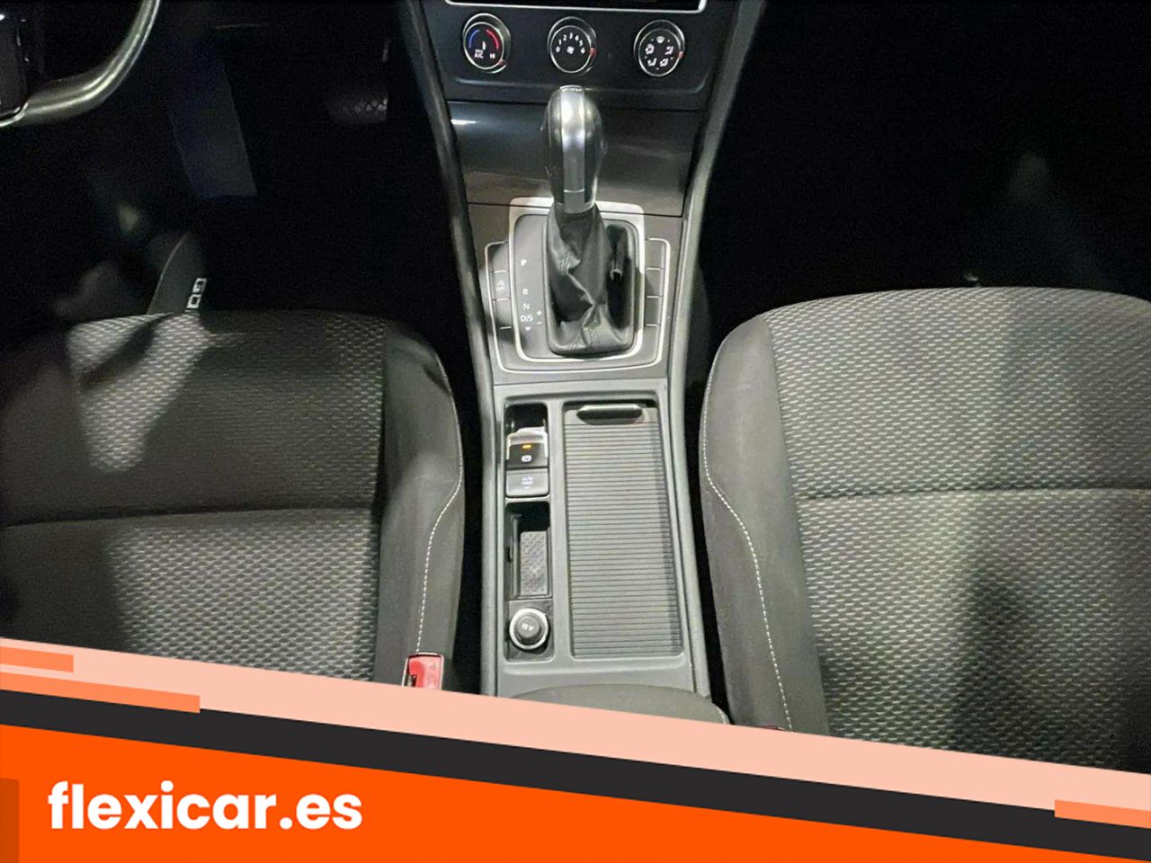 Foto Volkswagen Golf 21