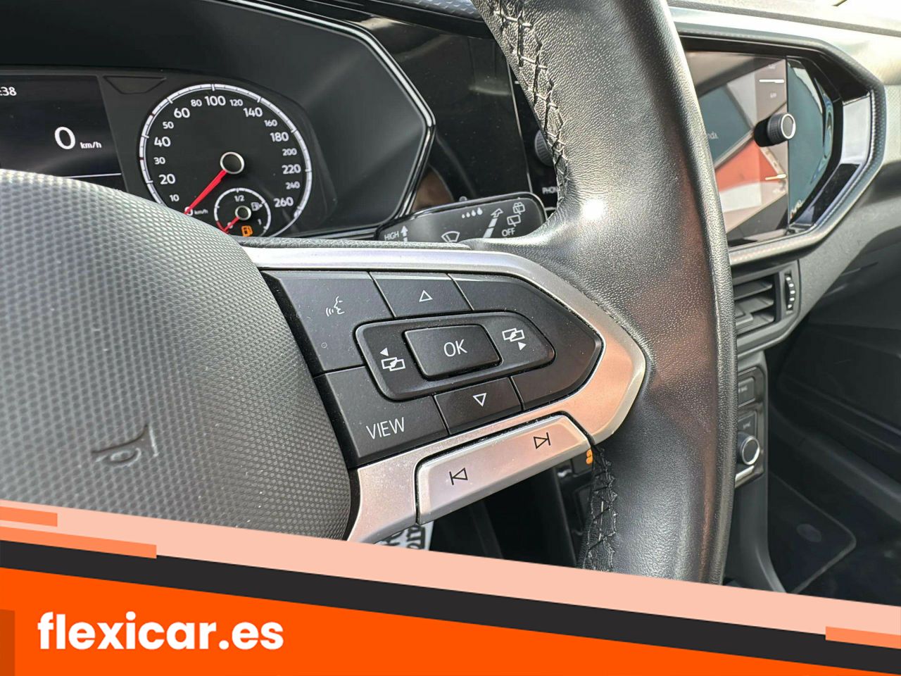 Foto Volkswagen T-Cross 16