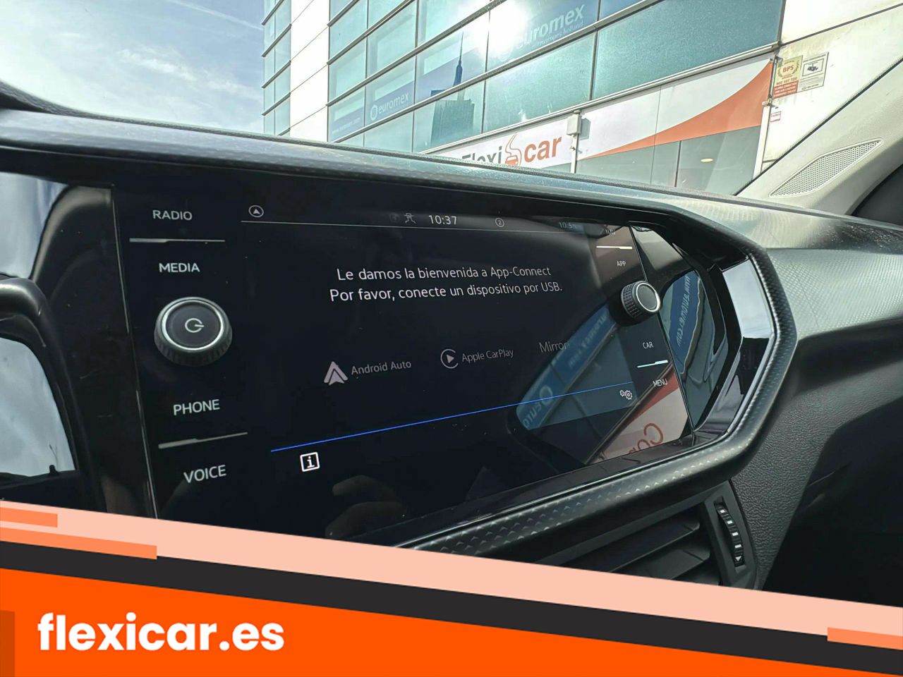 Foto Volkswagen T-Cross 19