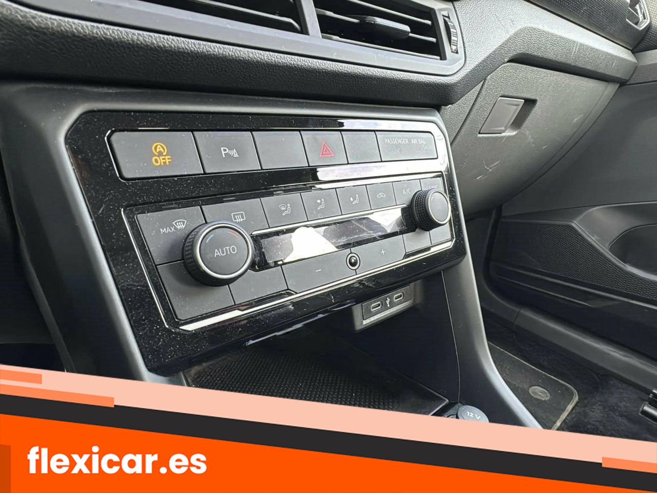 Foto Volkswagen T-Cross 21