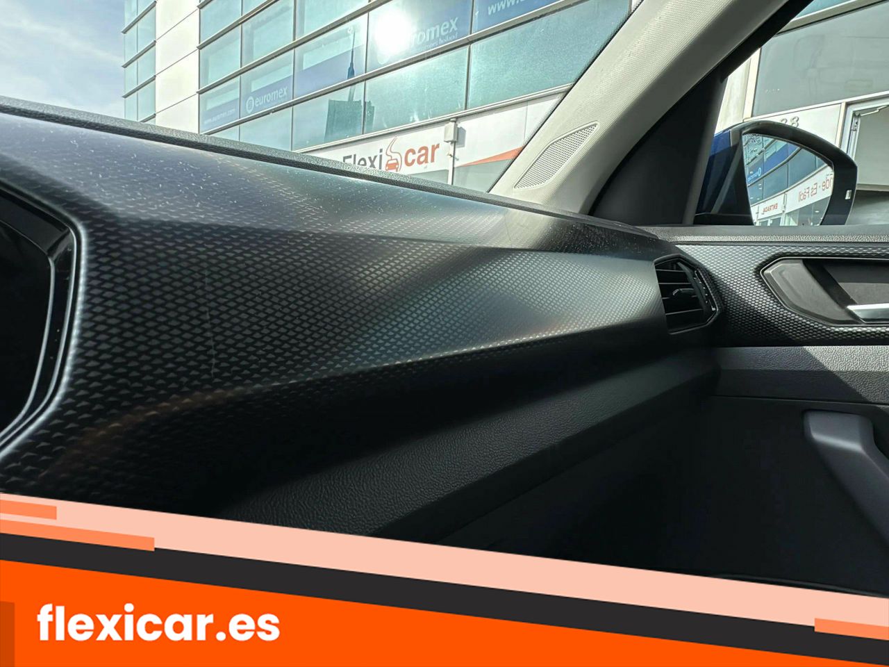 Foto Volkswagen T-Cross 23