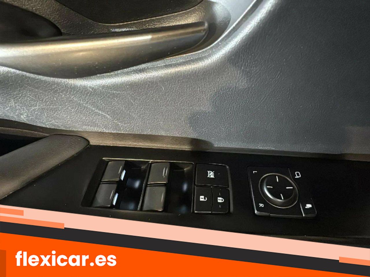 Foto Lexus UX 25