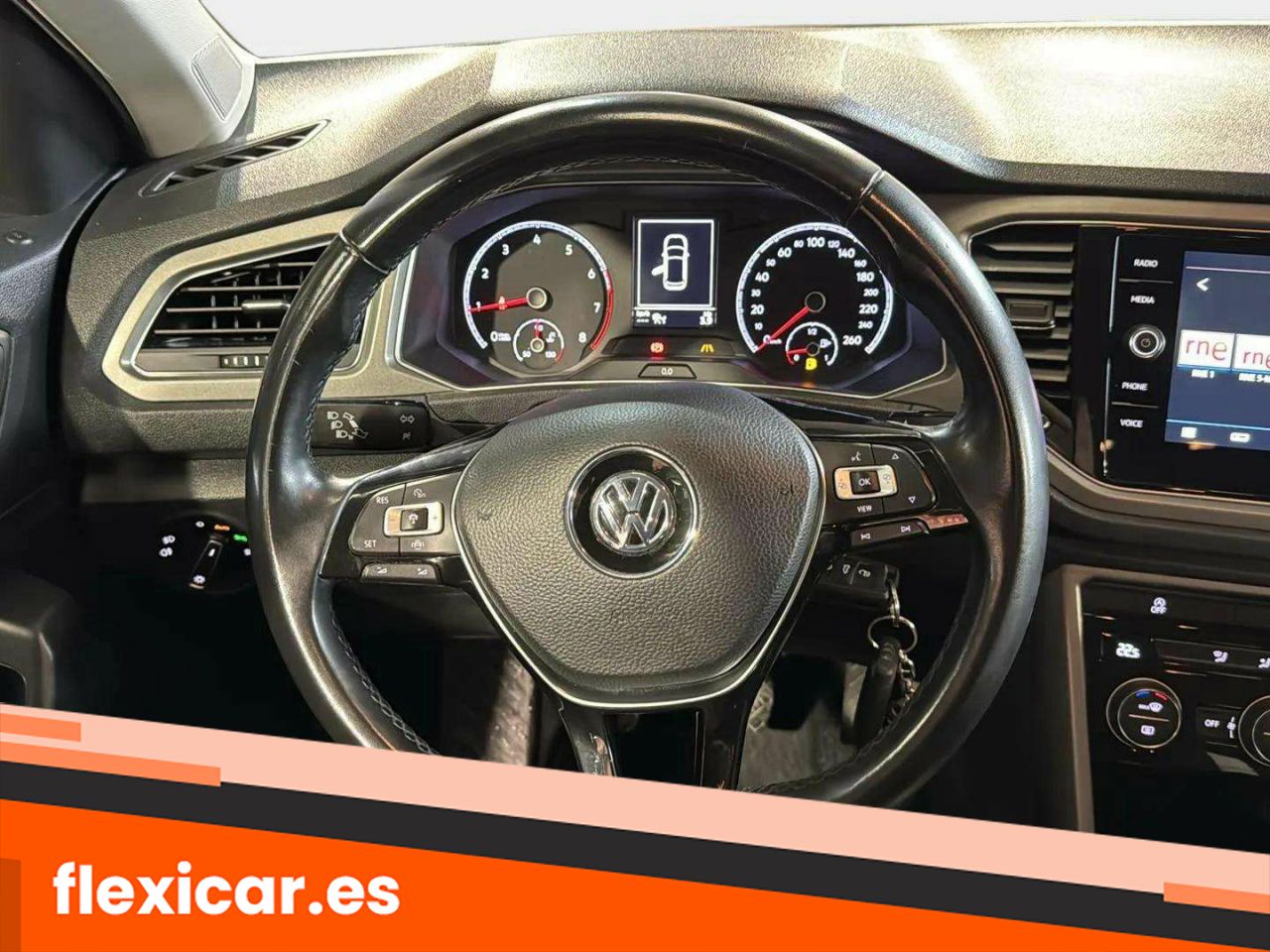Foto Volkswagen T-Roc 12