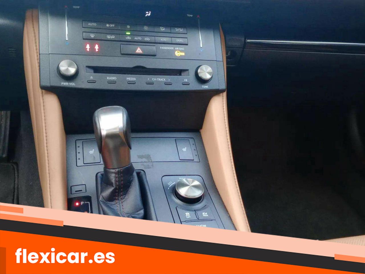 Foto Lexus RC 16