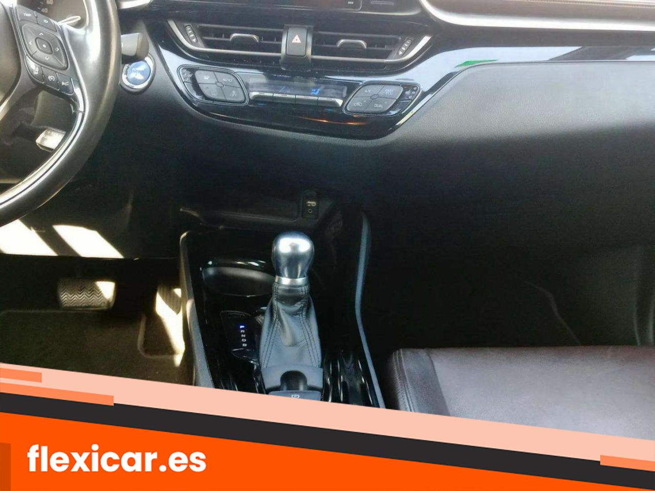 Foto Toyota C-HR 16