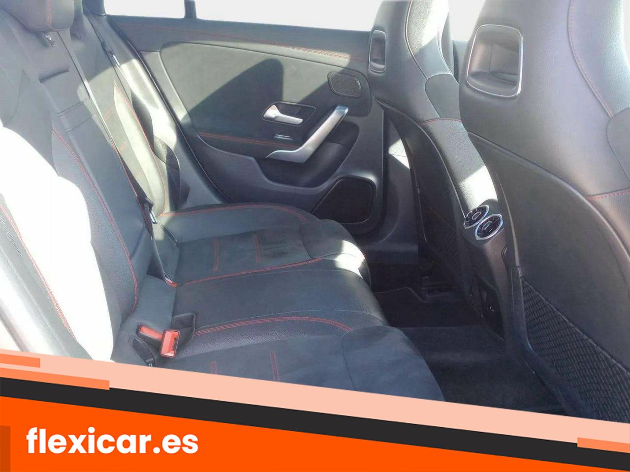 Foto Mercedes-Benz Clase CLA 23