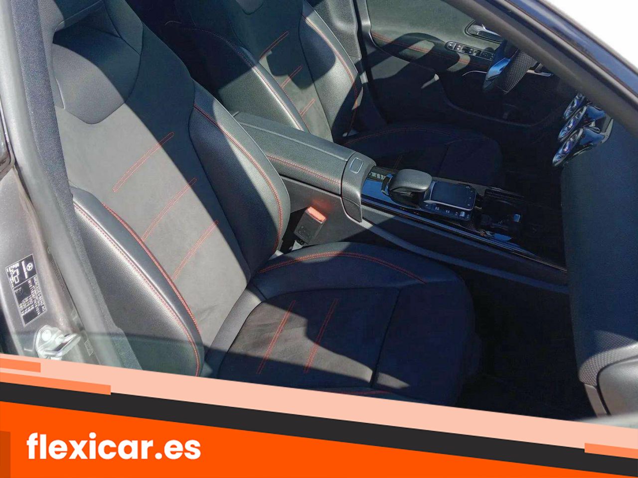 Foto Mercedes-Benz Clase CLA 24