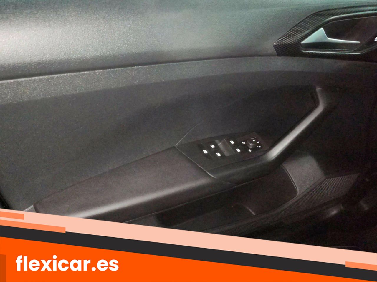 Foto Volkswagen T-Cross 16