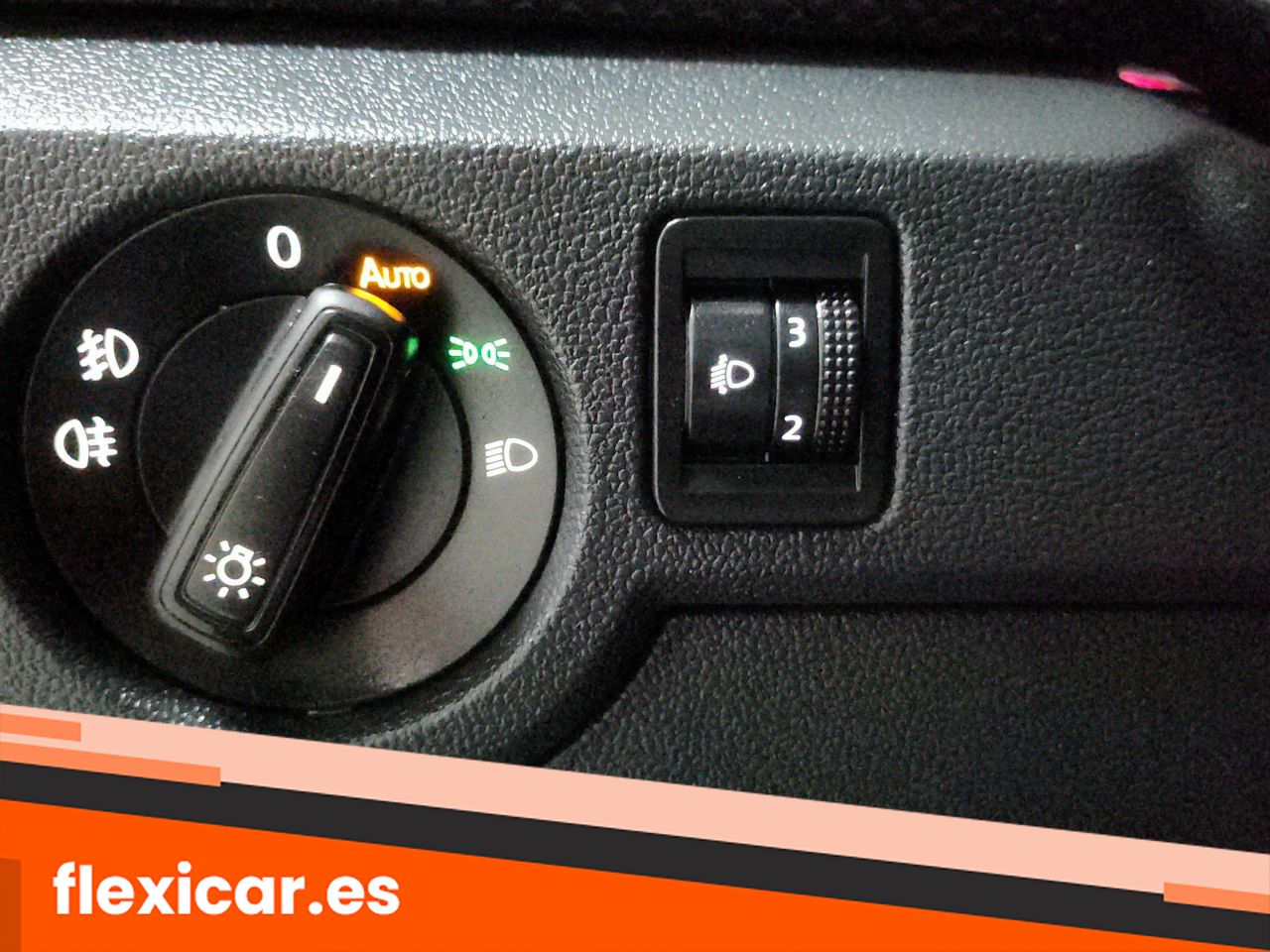 Foto Volkswagen T-Cross 17