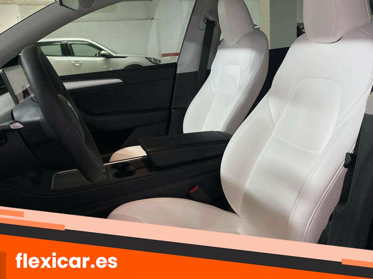 Foto Tesla Model Y 24