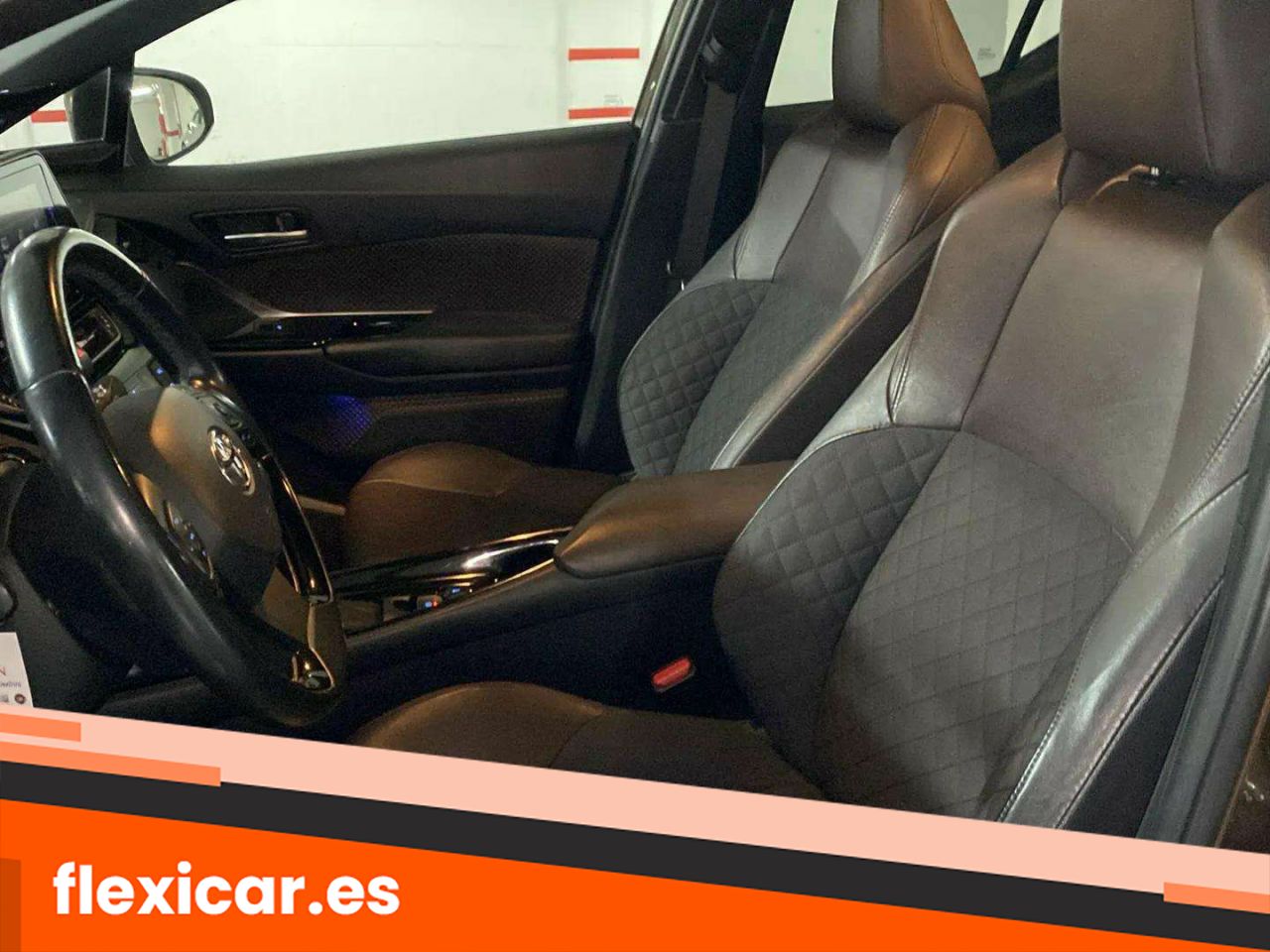 Foto Toyota C-HR 23
