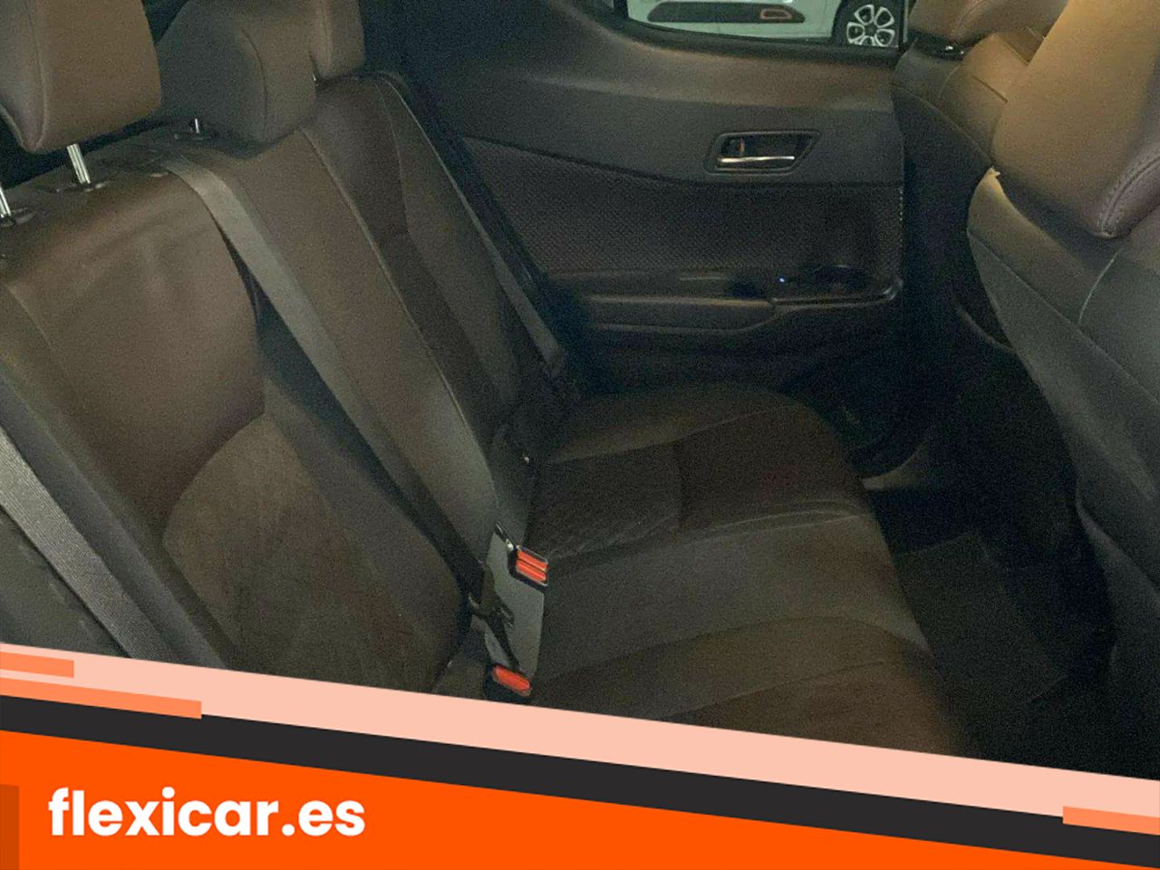 Foto Toyota C-HR 26