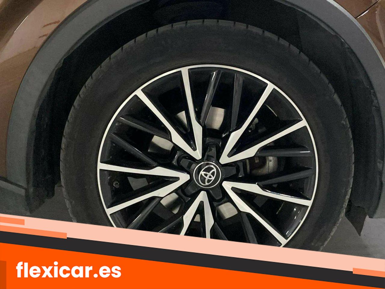 Foto Toyota C-HR 32