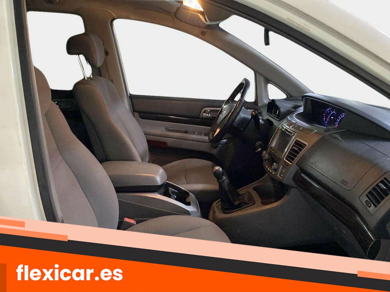 Foto SsangYong Rodius 16