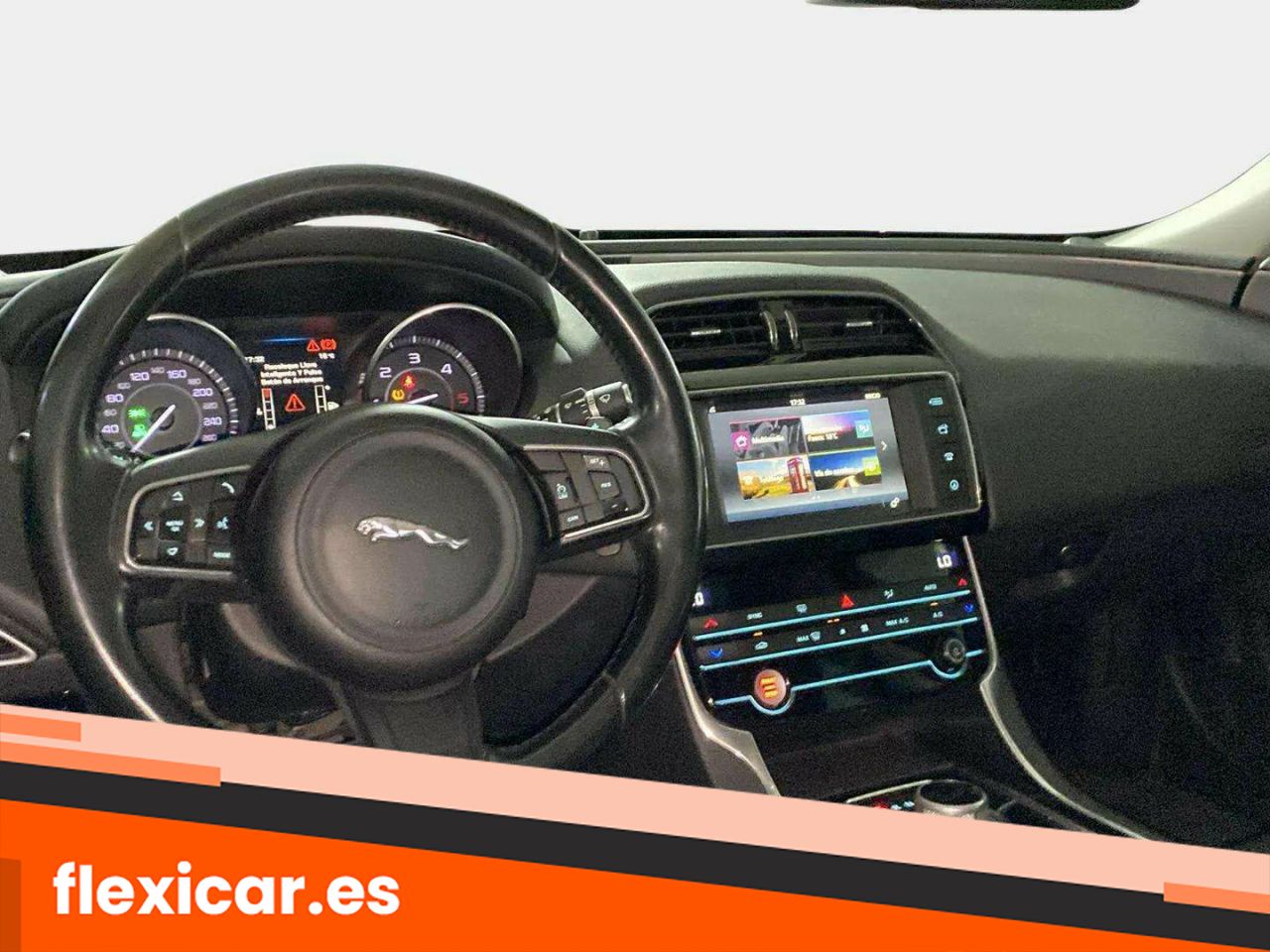 Foto Jaguar XE 10