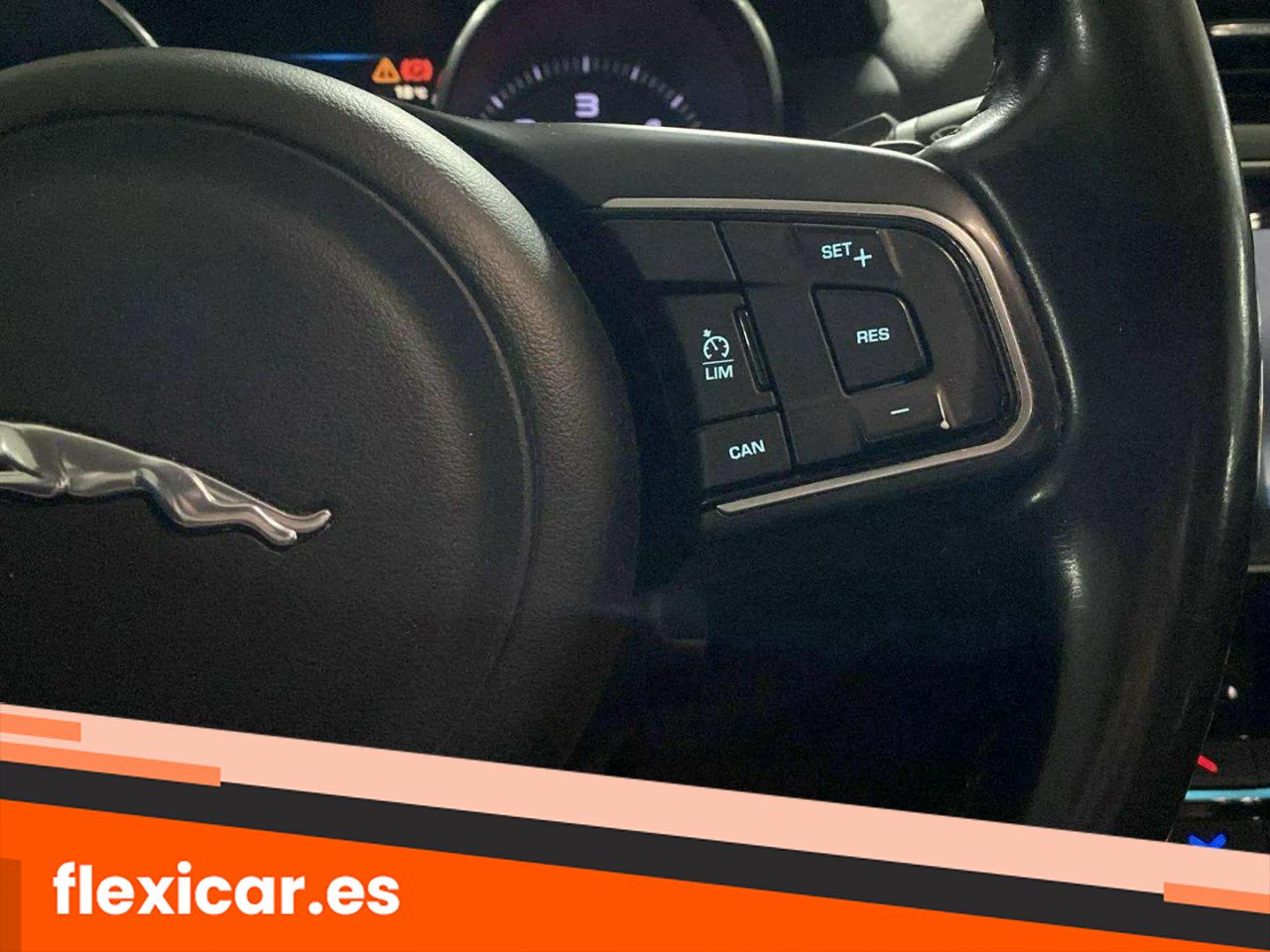 Foto Jaguar XE 13