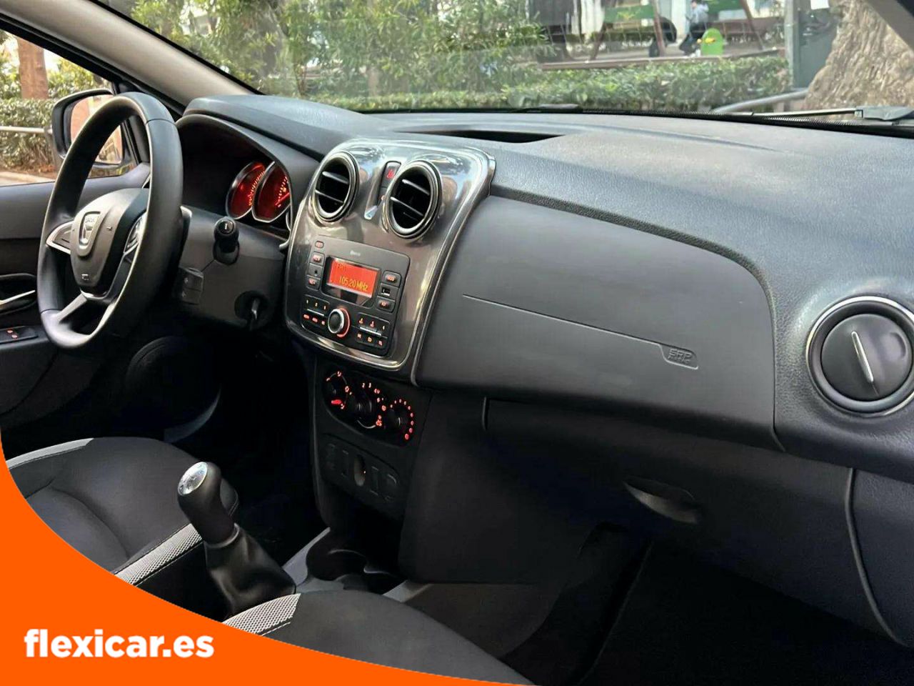 Foto Dacia Sandero 16