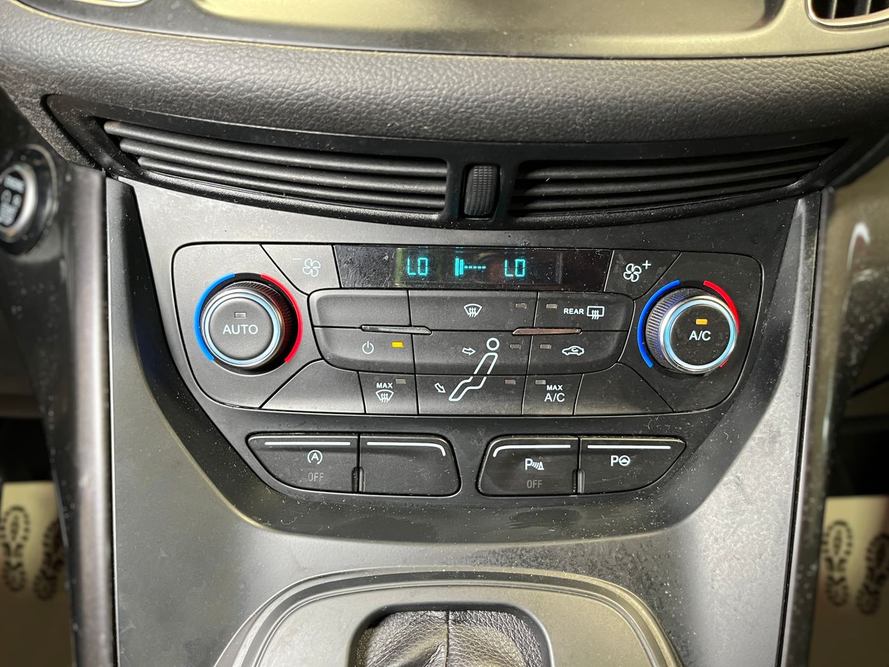 Foto Ford Grand C-MAX 26