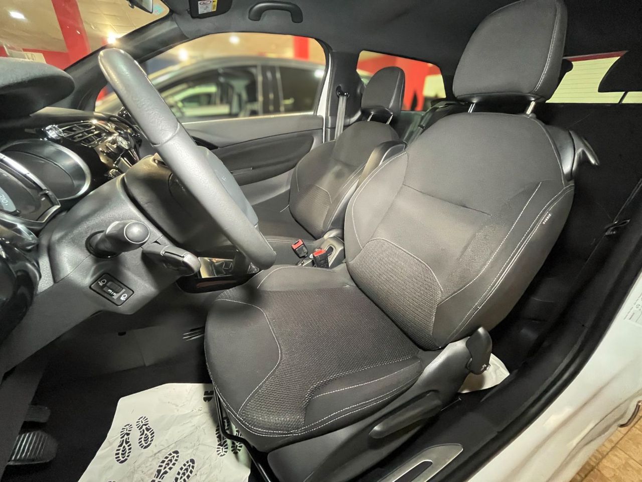 Foto DS Automobiles DS 3 10