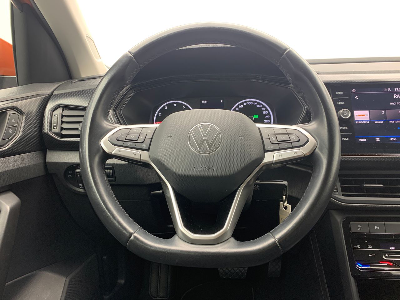 Foto Volkswagen T-Cross 11