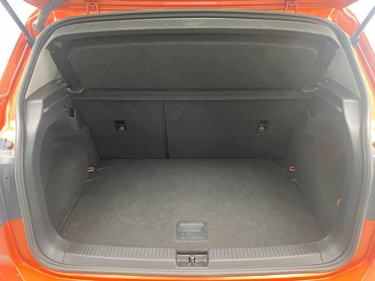 Foto Volkswagen T-Cross 14