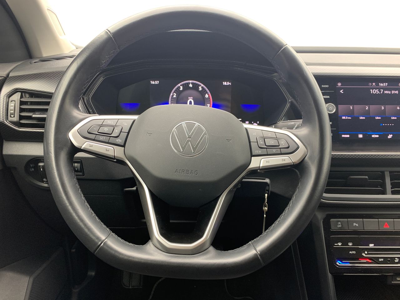 Foto Volkswagen T-Cross 10