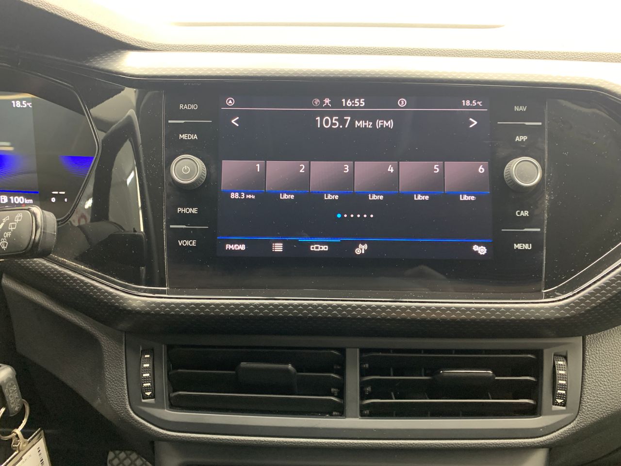 Foto Volkswagen T-Cross 11