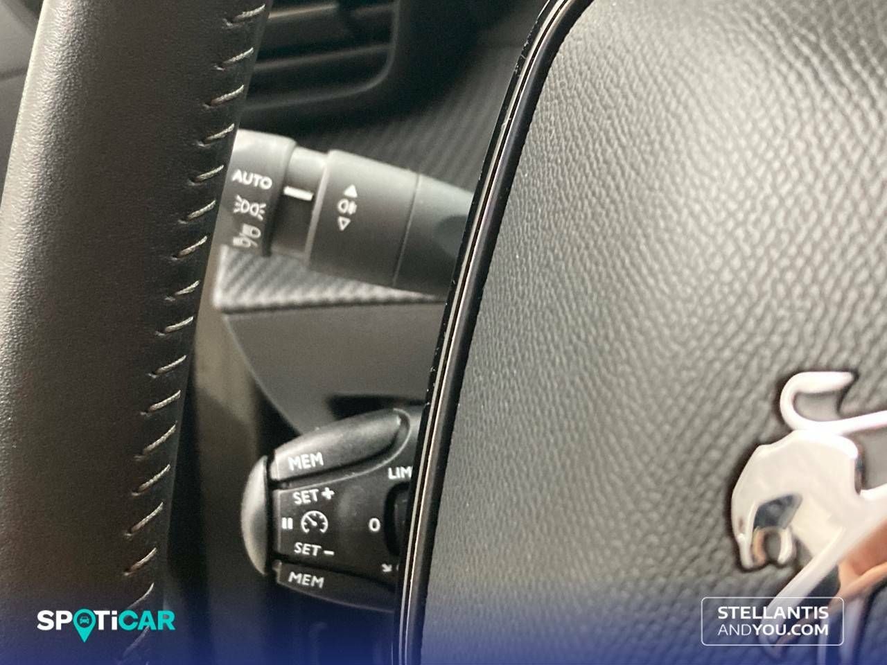 Foto Peugeot 208 14