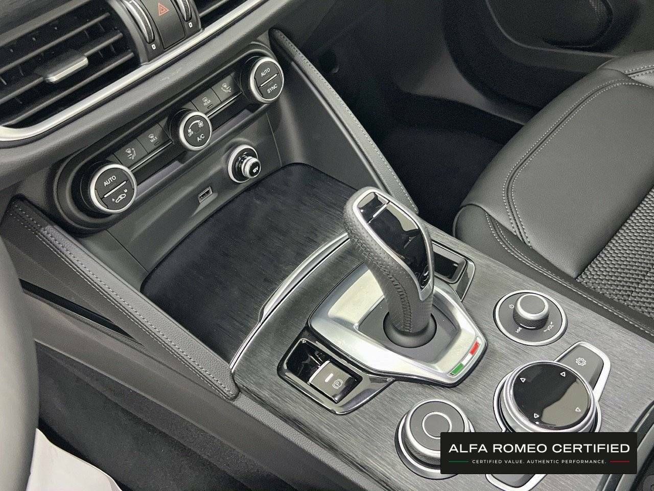 Foto Alfa Romeo Stelvio 18