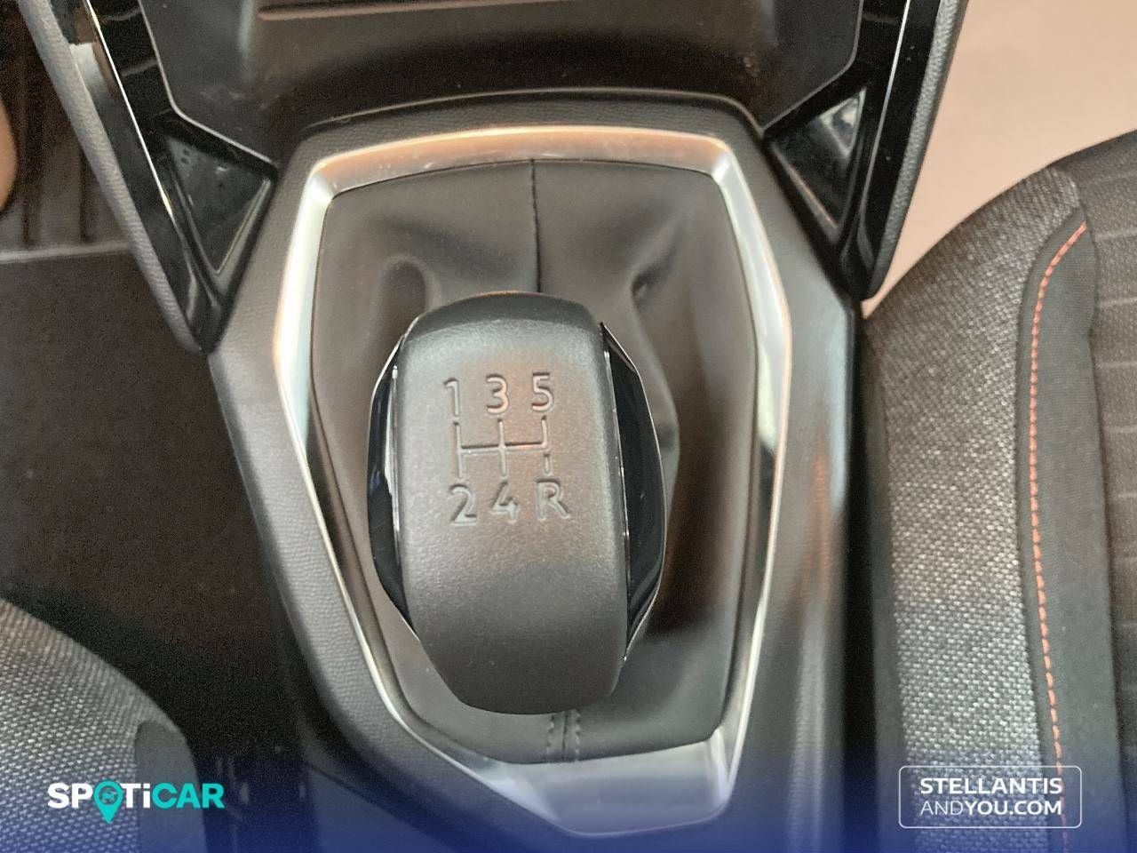 Foto Peugeot 208 22