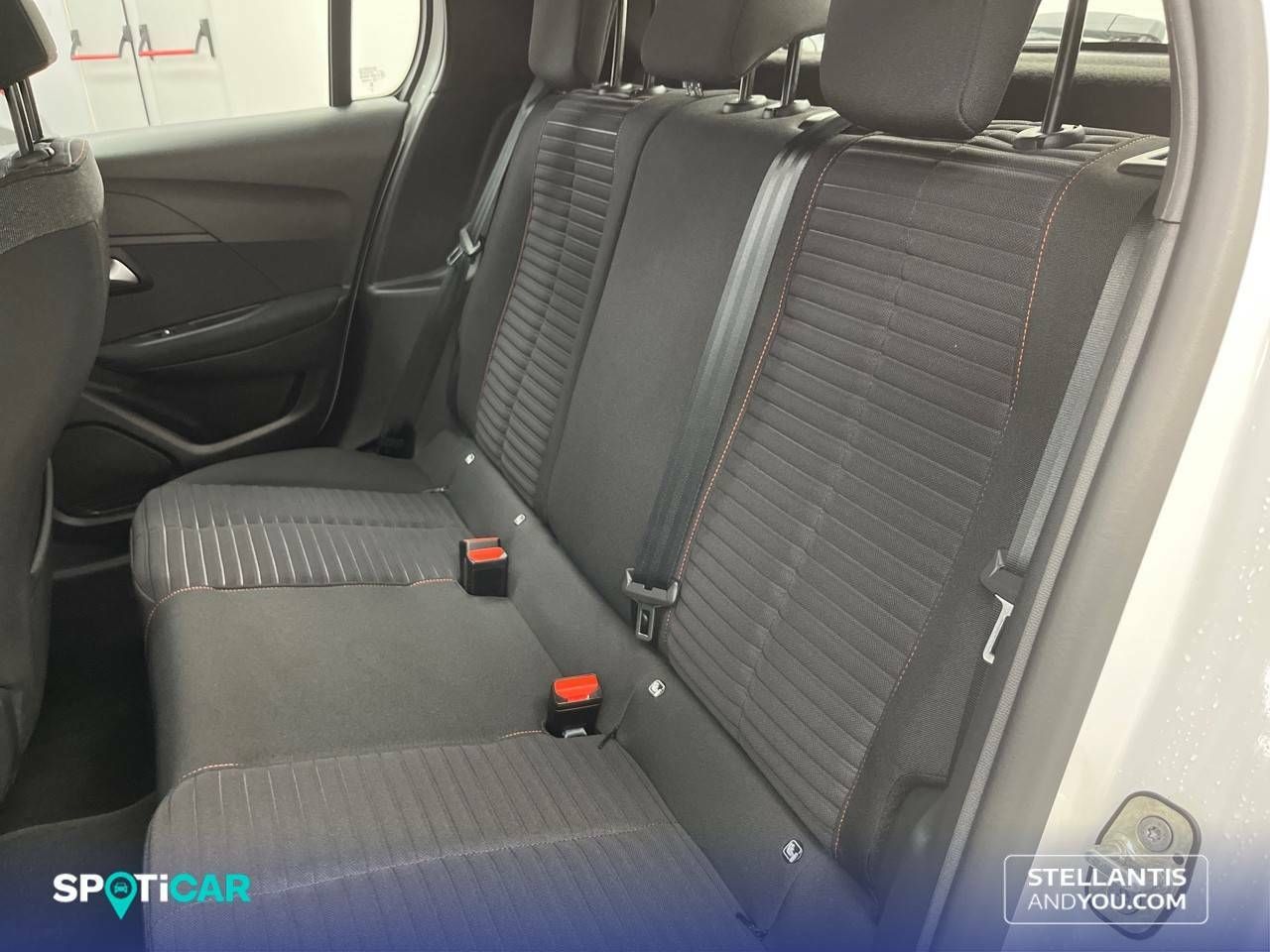 Foto Peugeot 208 10