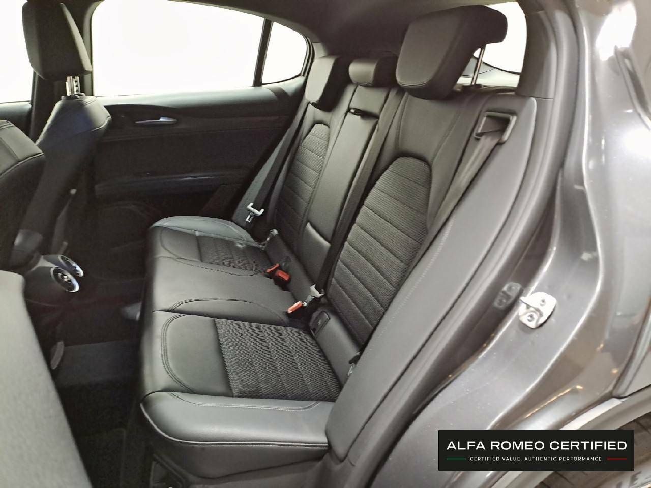 Foto Alfa Romeo Stelvio 10