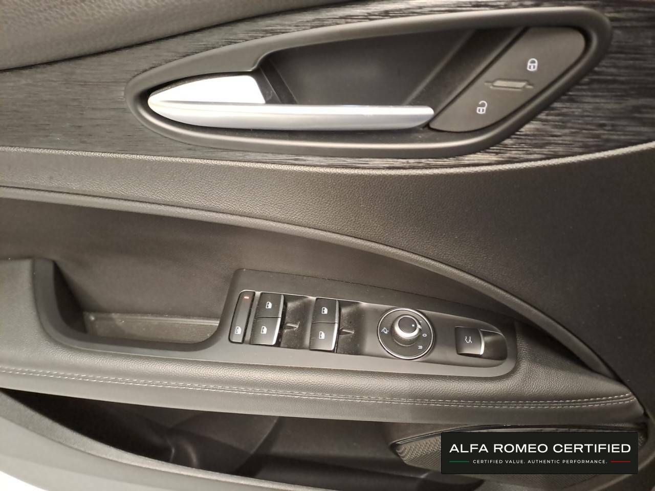 Foto Alfa Romeo Stelvio 12