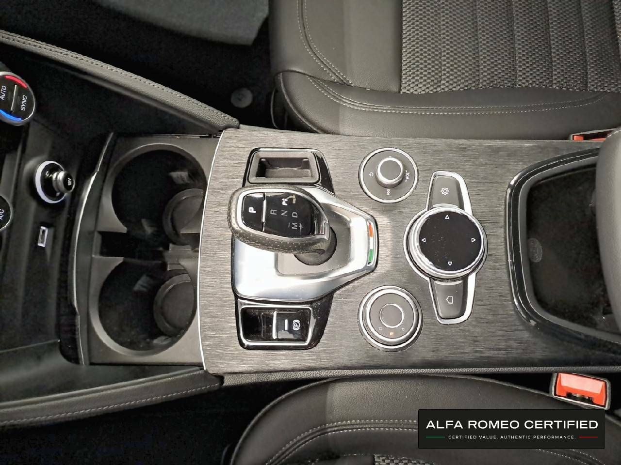 Foto Alfa Romeo Stelvio 19